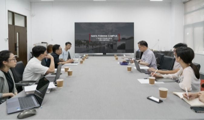 On June 9, the Foshan Campus Management Committee convened a Working Meeting on Innovating Educational Mechanisms and Systems in Conference Room B302 of the University Town campus. This meeting was held to deepen the implementation of the Themed Education on Socialism with Chinese Characteristics for a New Era, firmly adhering to the general requirements of 