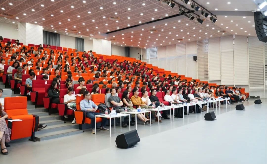 September 21st – ISGBA hosted its 2024 Cohort Meet & Greet at the 900-seat Lecture Hall, GAFA University Town Campus. Designed to bridge faculty-student connections and clarify the college’s academic ecosystem, this event laid the groundwork for personalized learning journeys.